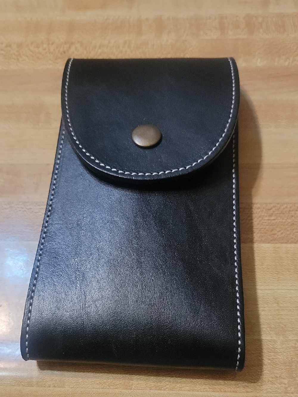 Men's Black Leather Snap-Closure Phone Pouch